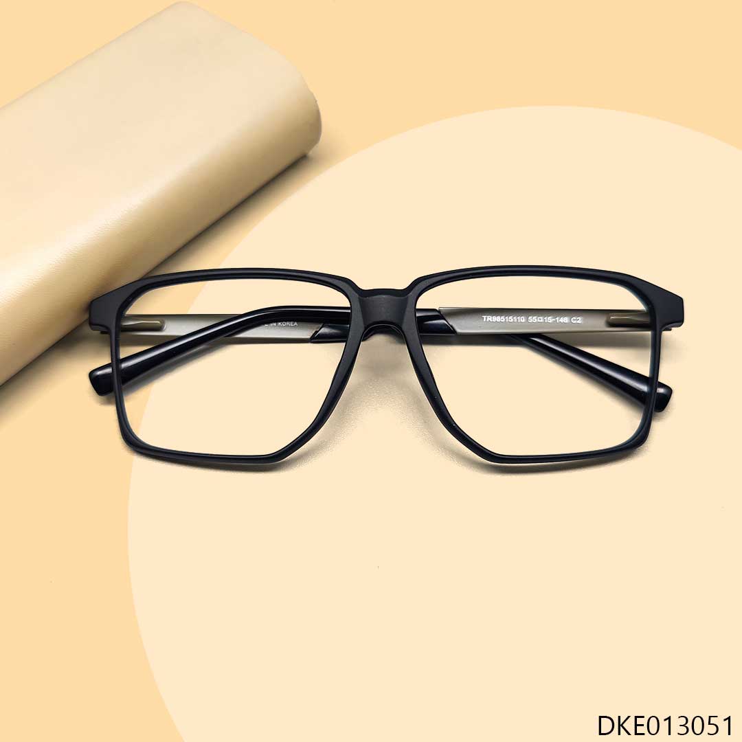 Metal and Fiber Built Eyeglass