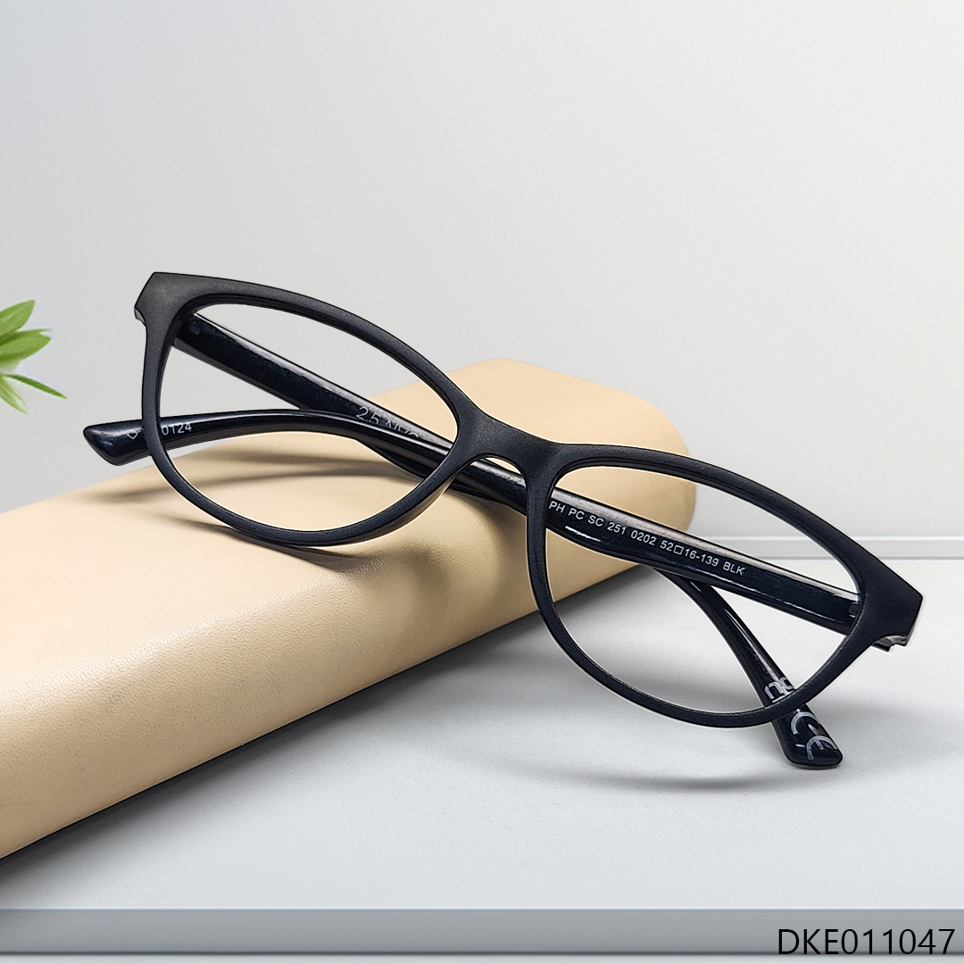 Black Color Unique Design Eyeglass