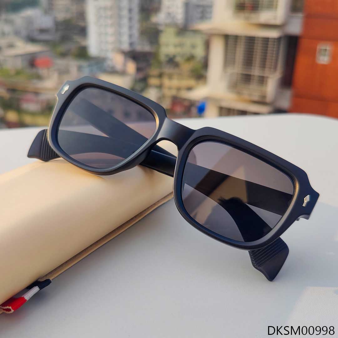 Bold Black Color Fashionable Sunglass