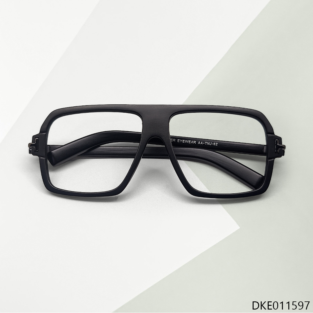 Unique Shape and Premium Eyeglass