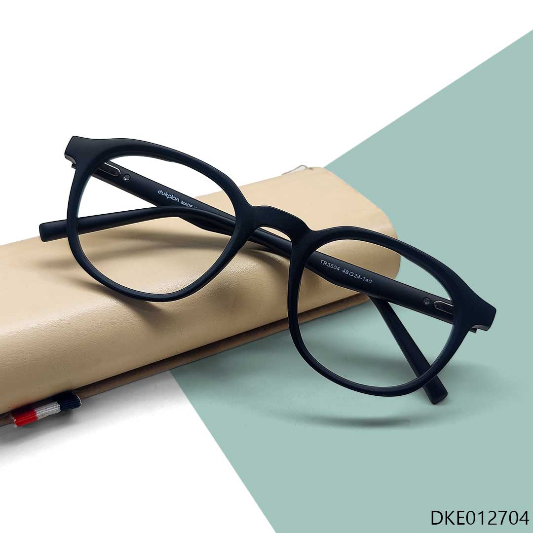 Black Color Classe Design Eyeglass
