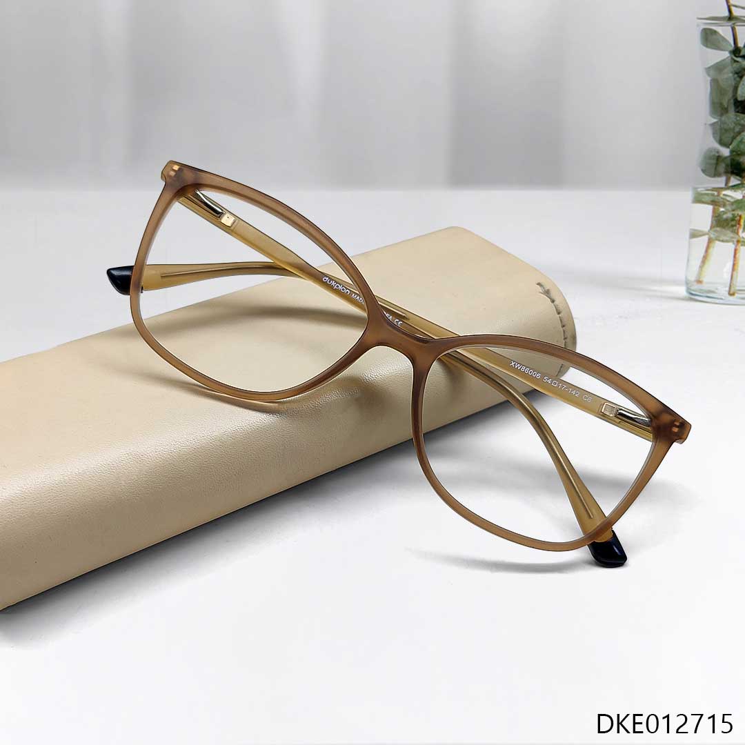 Light Weight Cat Eye Shape Eyeglass