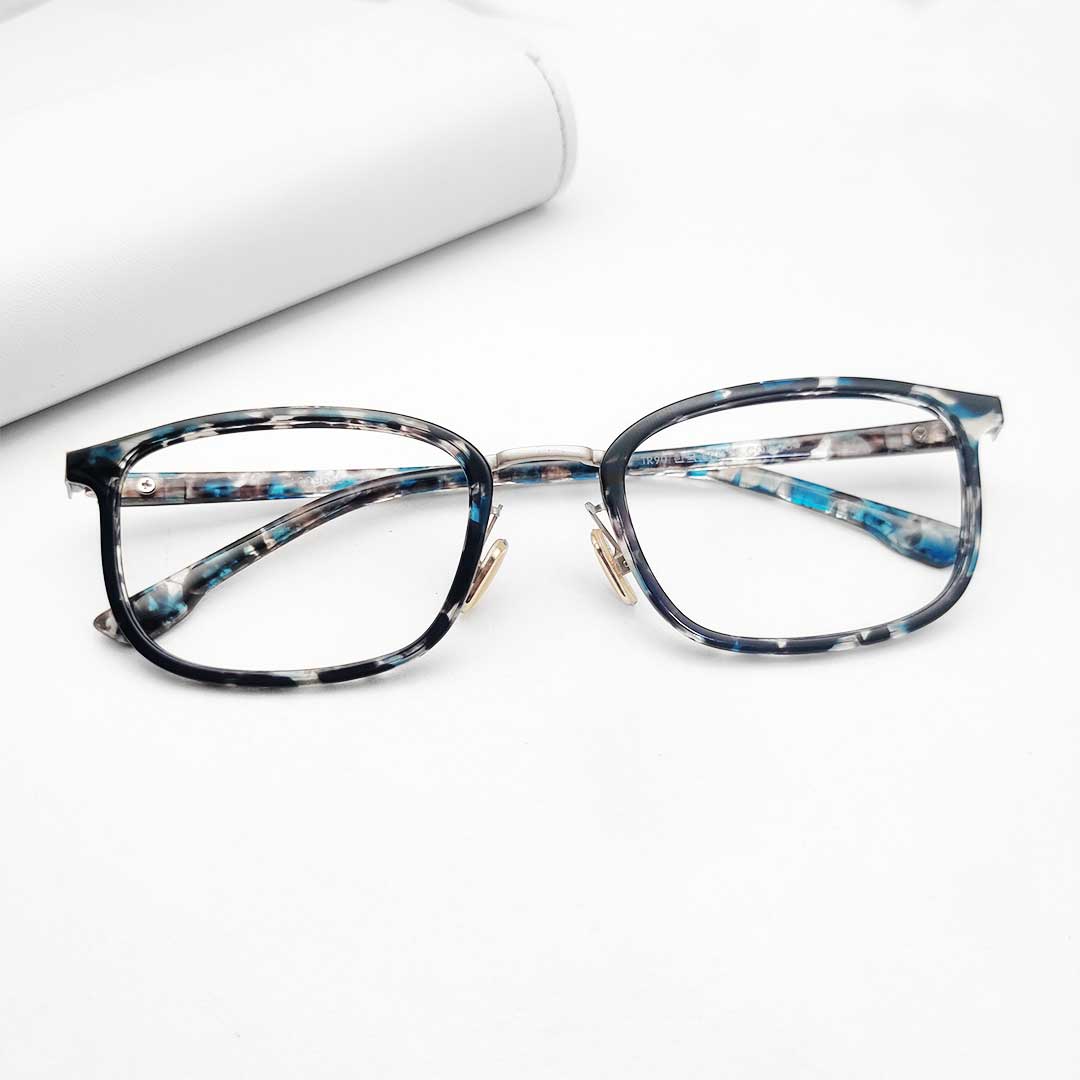 Mixed Color Oval Shape Catchy Eyeglasses