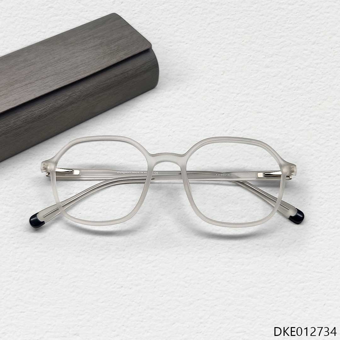 White Transparent Color Eyeglass