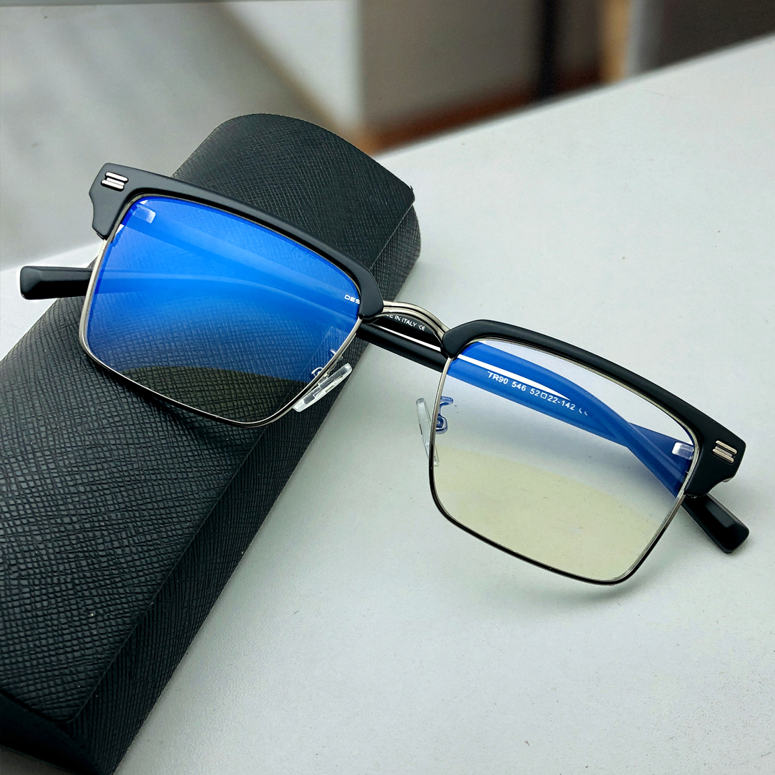 Classy & Stylish Black Color Eyeglases