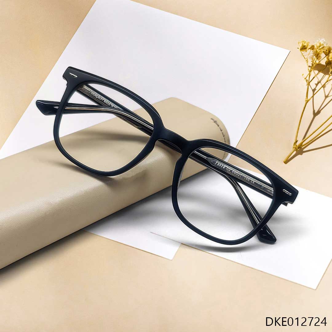 Premium Material Fashionable Eyeglass