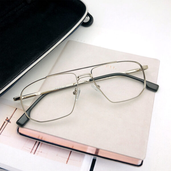 Metal Material Stylish Men’s Eyeglasses