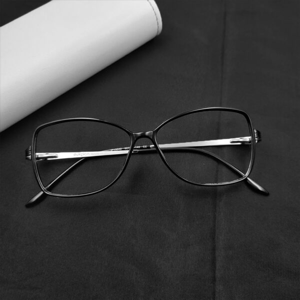 Unique Design Premium Quality Eyeglasses