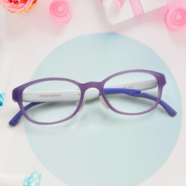 Trendy Oval-Shaped Eyeglasses Collection