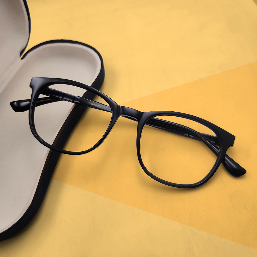 New Stylish Oval Eyeglasses