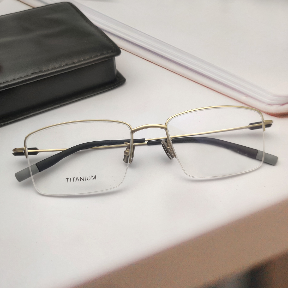 Fashionable Rectangle Eyeglasses