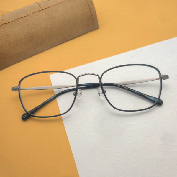 The Perfect Oval Shape Eyeglasses for Any Face