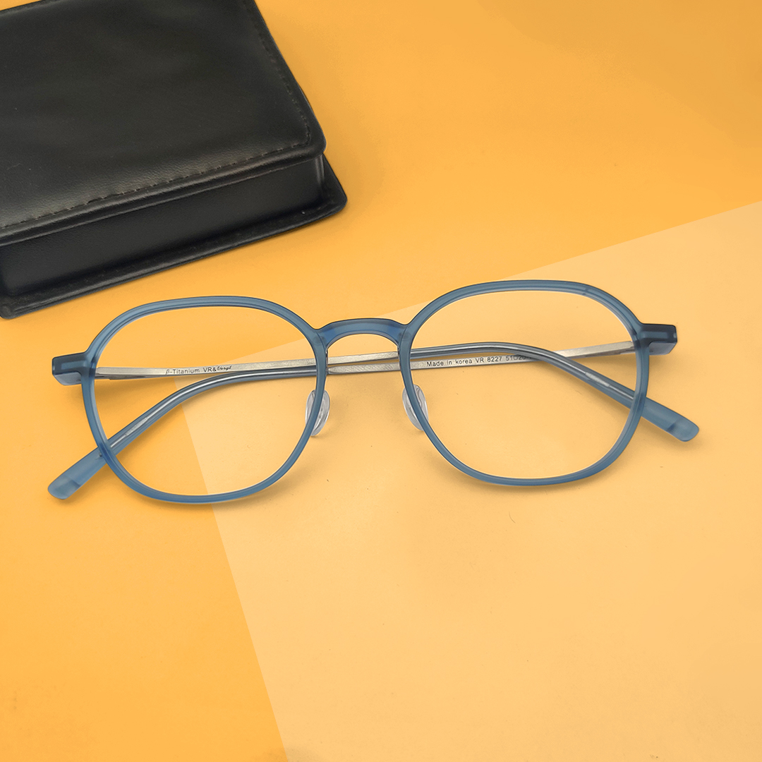 New Fashionable Oval Eyeglasses