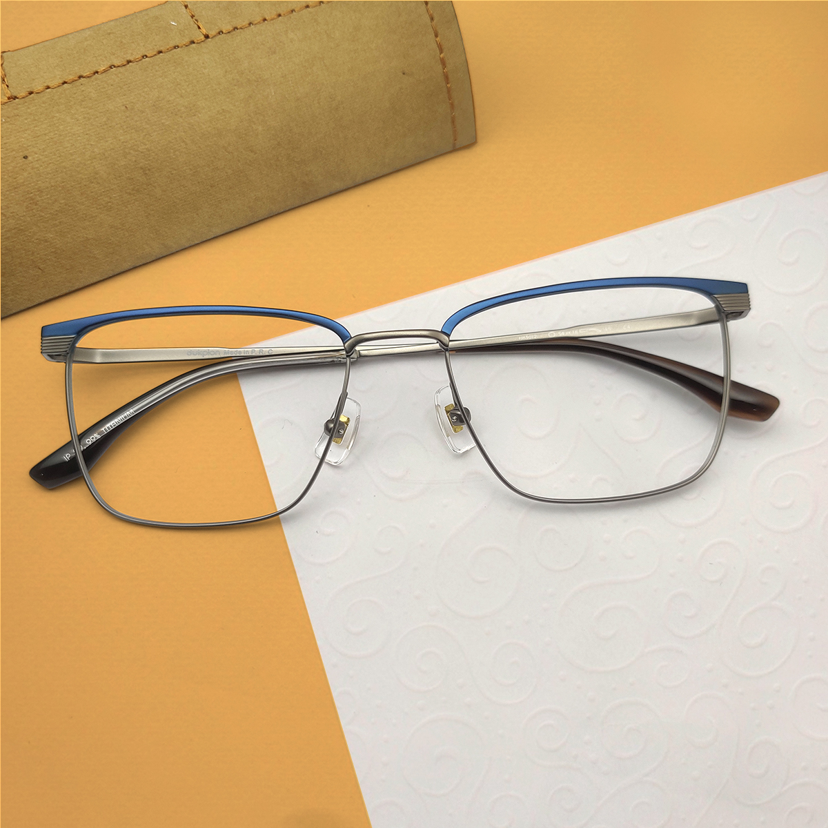 Trendy Oval Shaped Eyeglasses