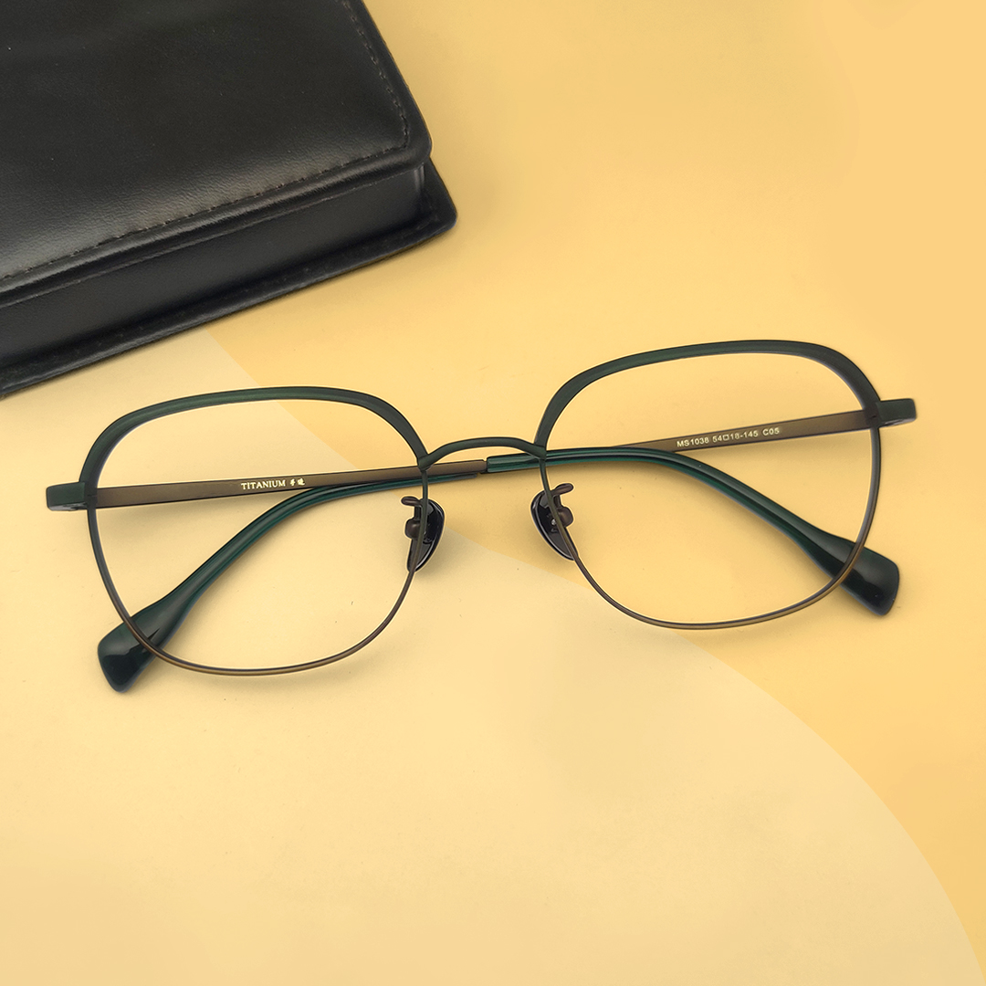 The Latest in Oval Frame Eyeglass