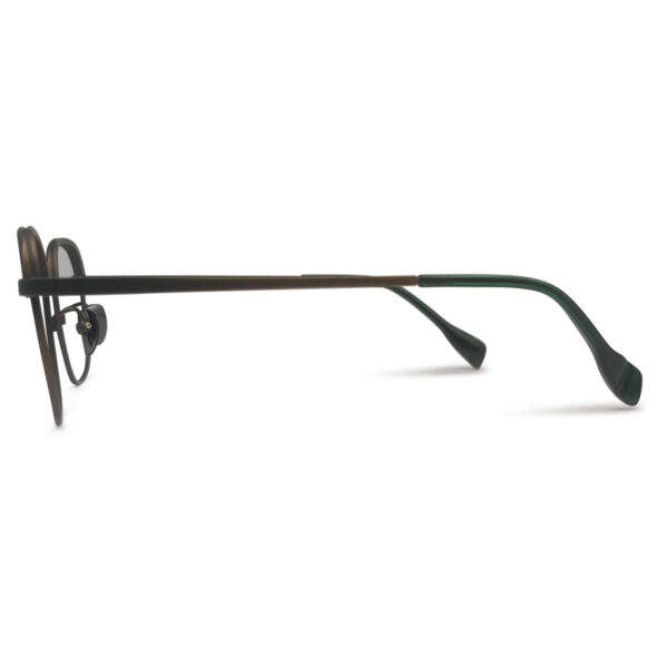 The Latest in Oval Frame Eyeglass
