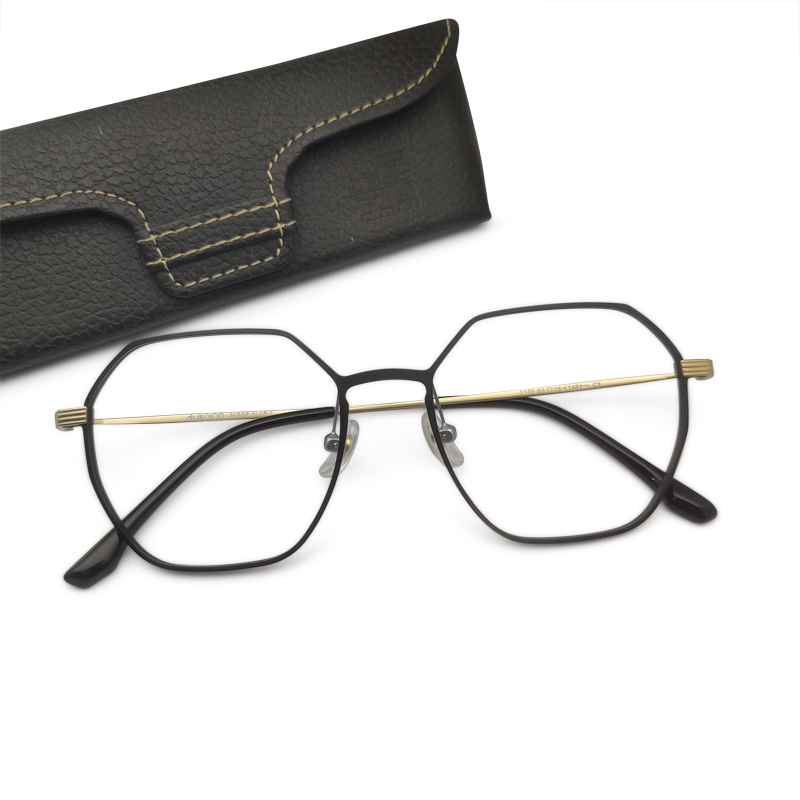Stylish Metal Eyeglasses for Modern Elegance
