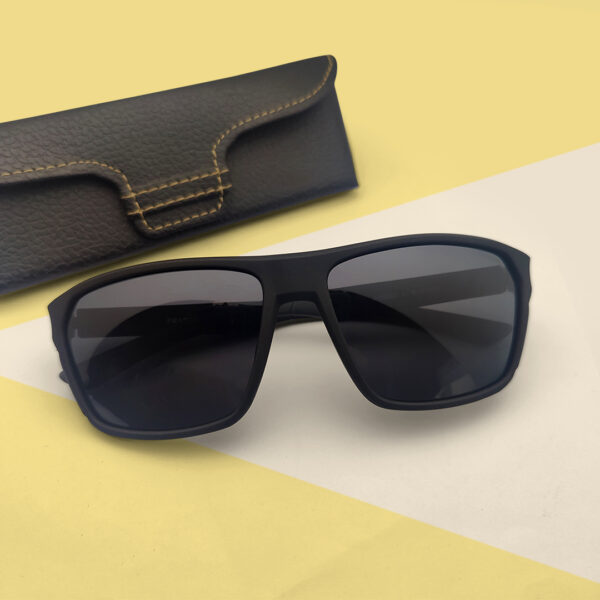 Fashionable Design and Black Color Sunglasses