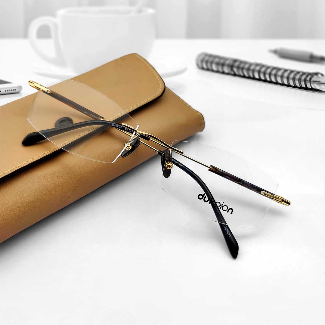 Gorgeous Design Titanium Material Built Eyeglass