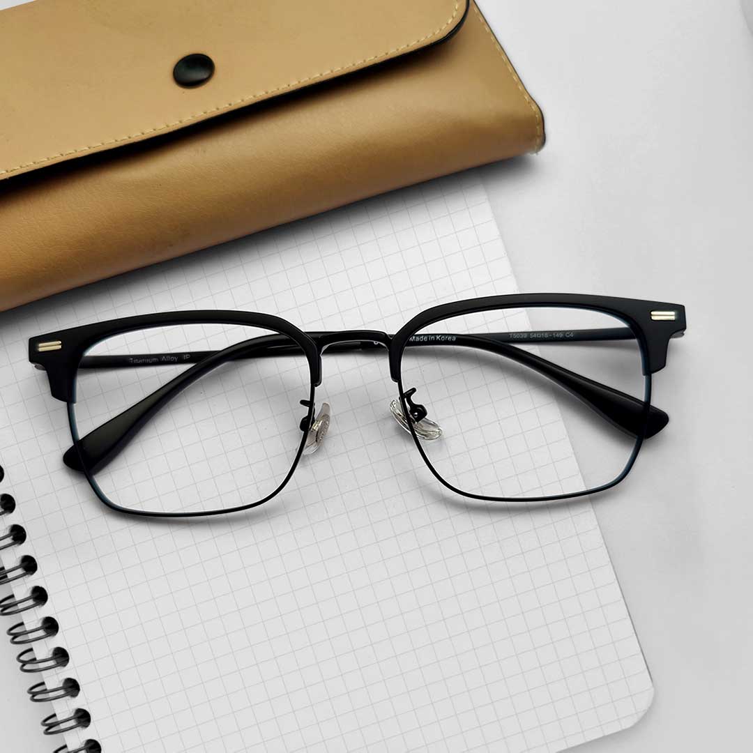 Premium Quality Black Color Man Eyeglass