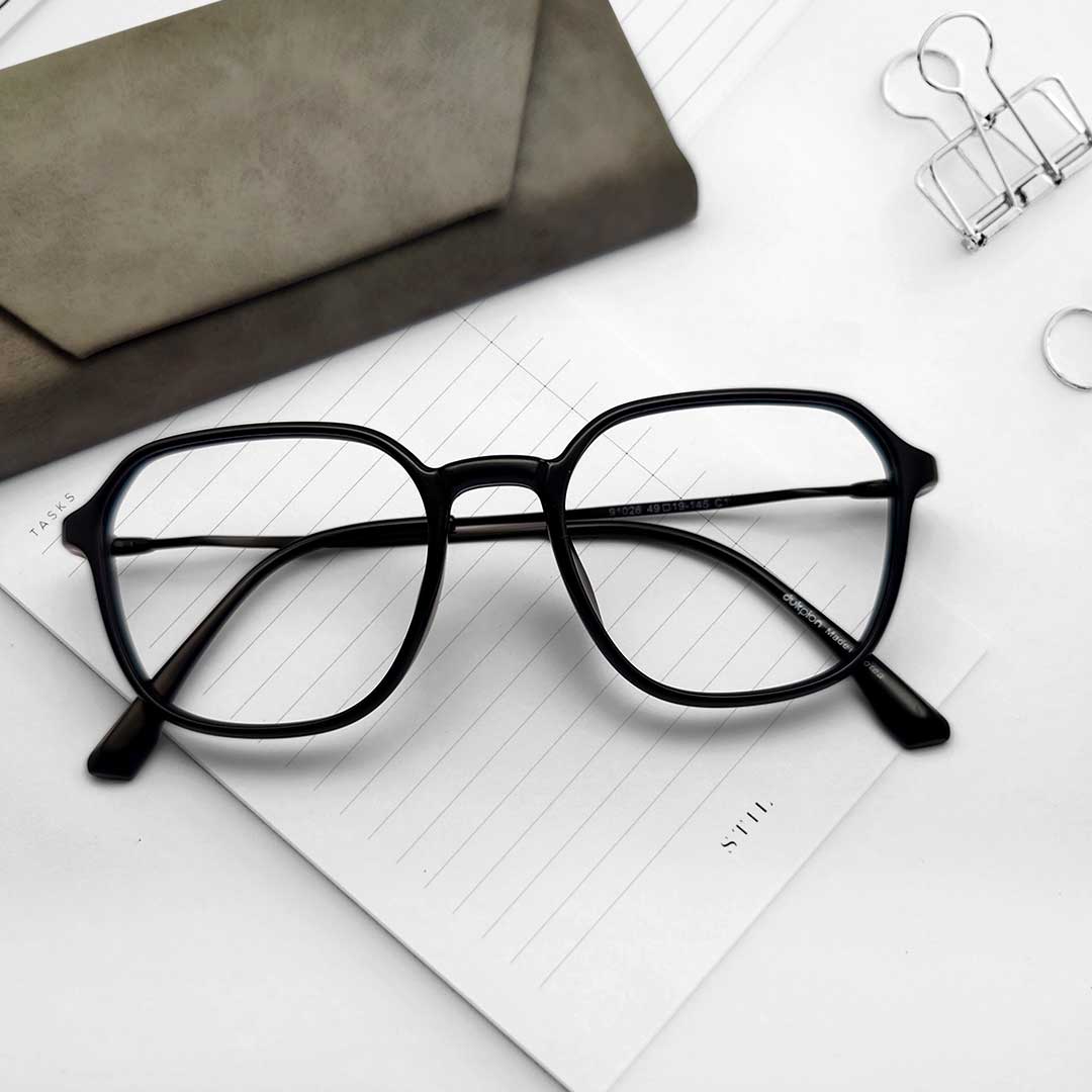 Square Shape Black Color Eyeglass