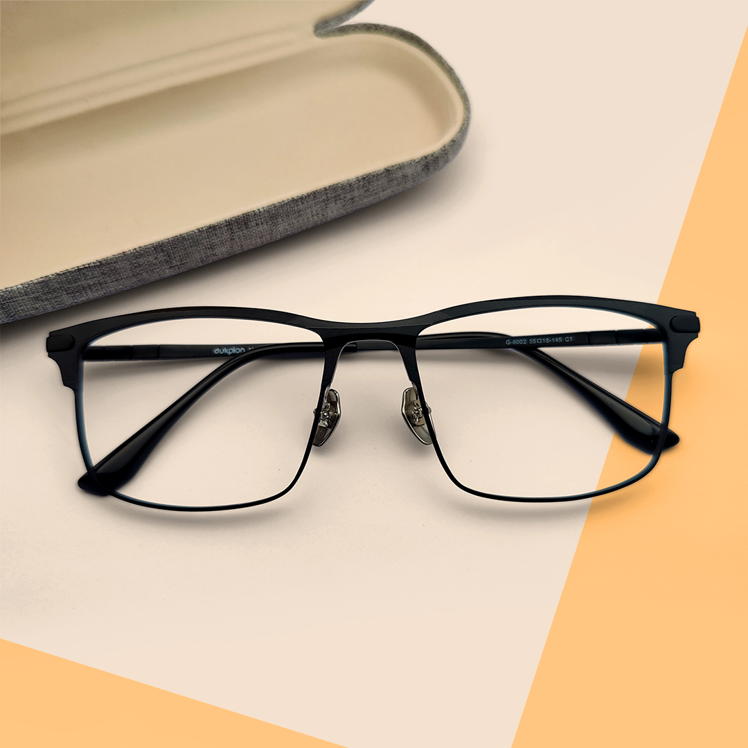Pure Titanium Built Fashionable Eyeglasses
