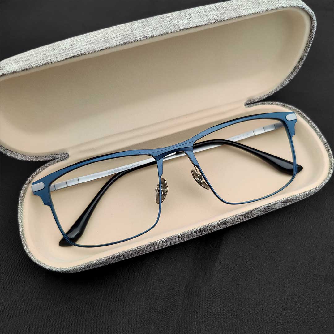 Titanium Built Gorgeous Design Eyeglasses