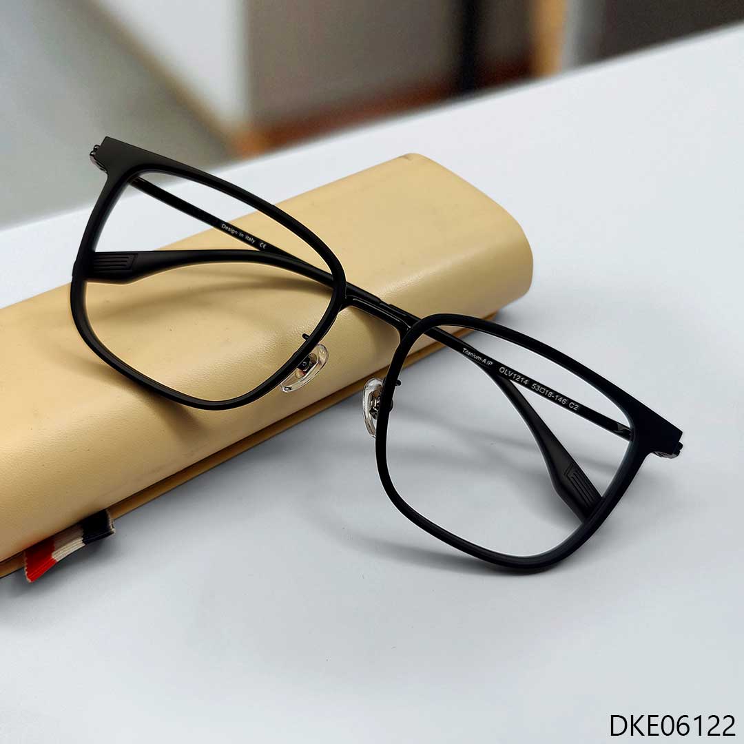 Fashionable Black Color Eyeglasses