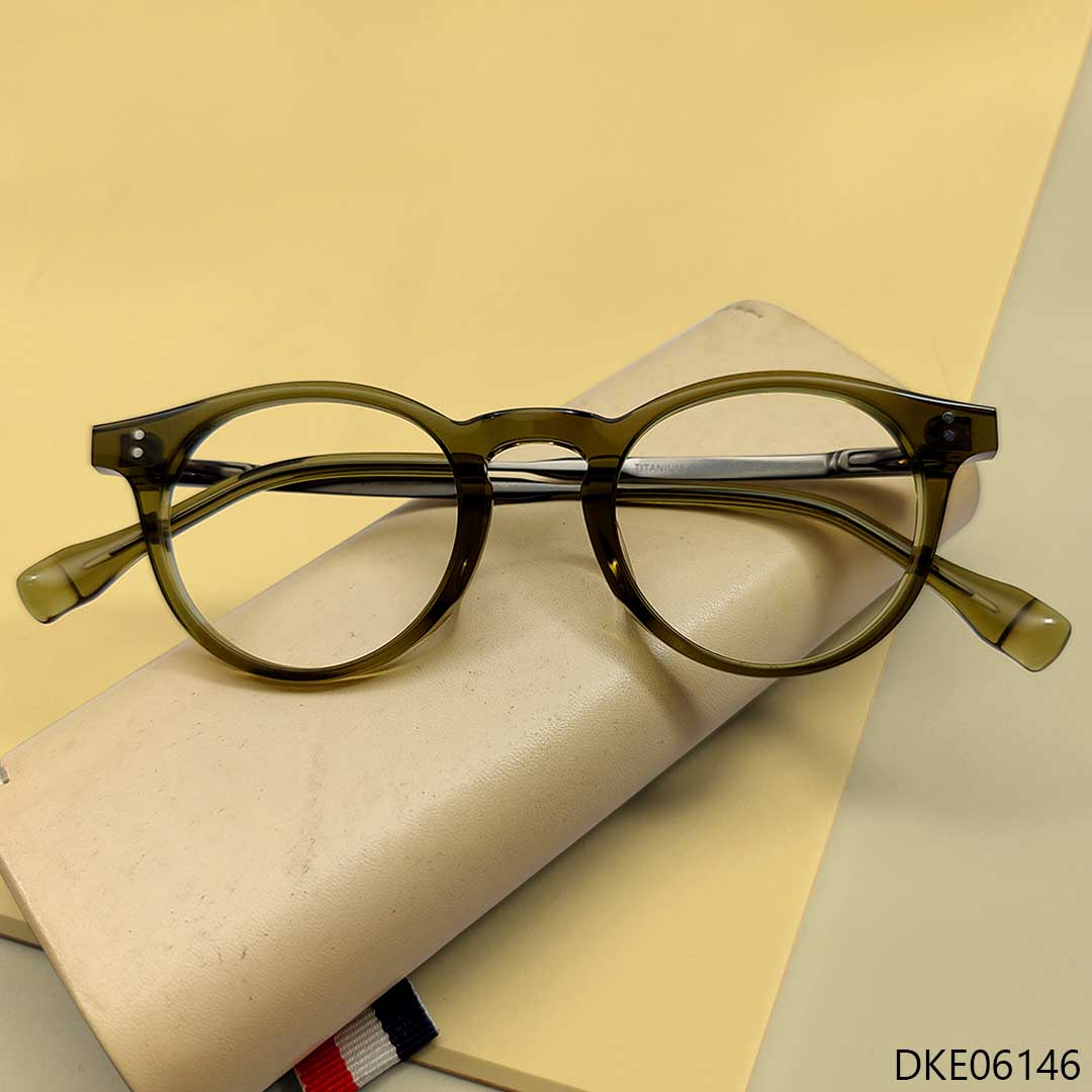 Premium Quality Fashionable Eyeglasses