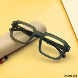 Green Transparent Color Eyeglass