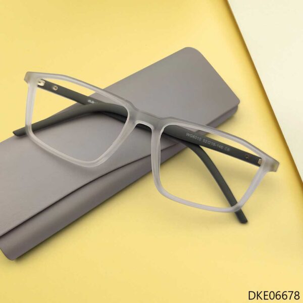 Transparent Color Fashionable Eyeglass