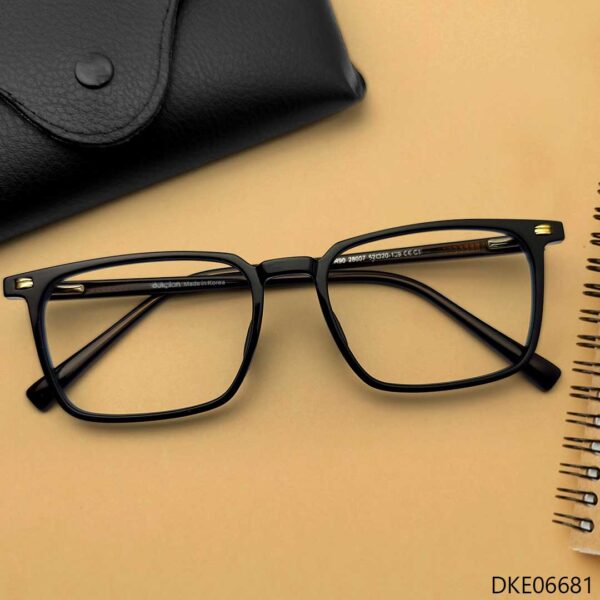 Black Color Premium Quality Eyeglass