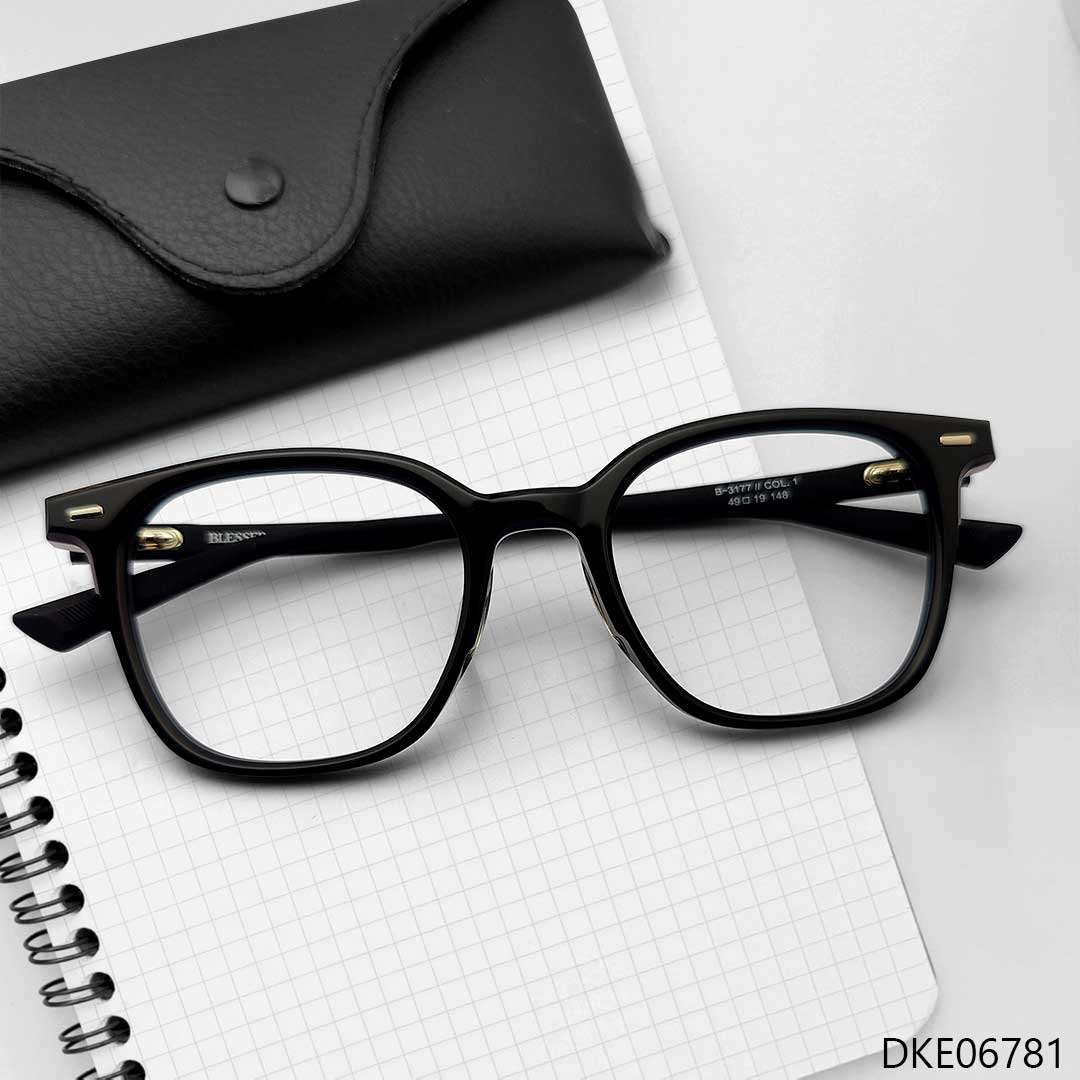 New Fashionable Eyeglasses