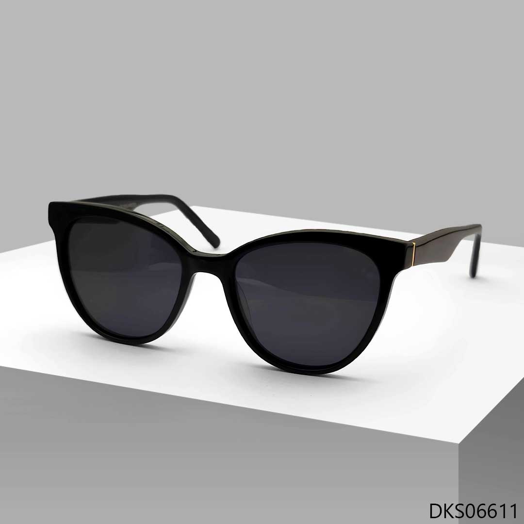 Gorgeous Design Black Color Woman Sunglass