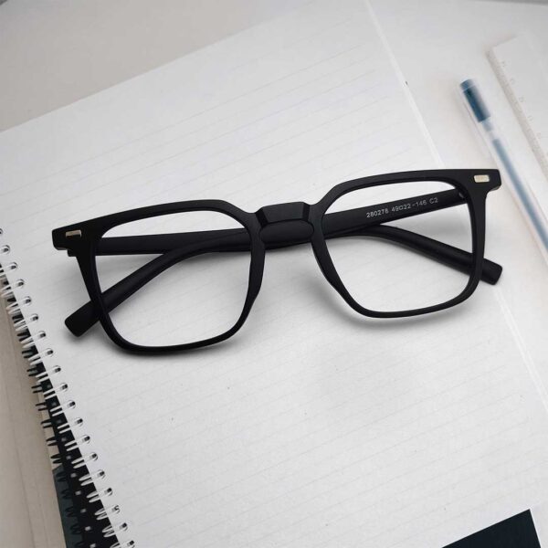 Trendy & Comfortable Black Eyeglasses