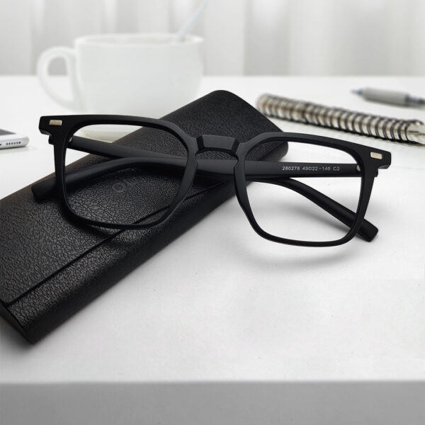 Standard Black Color Eyeglasses