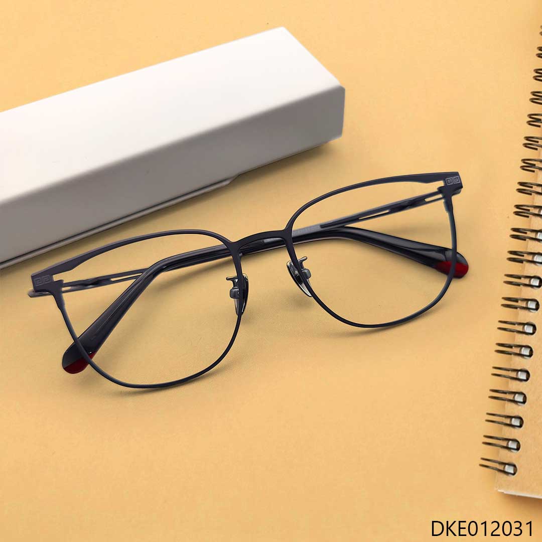 New Fashionable Designer Eyewear