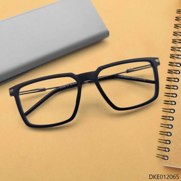 Premium Quality Durable Eyeglass