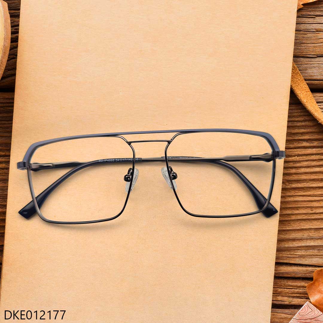 Premium Quality Fashionable Eyeglass