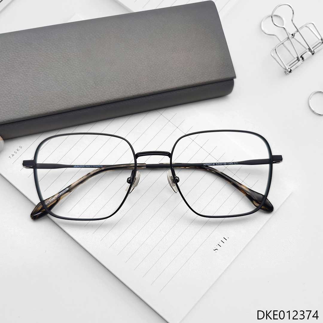 Light Weight Titanium Built Eyeglass