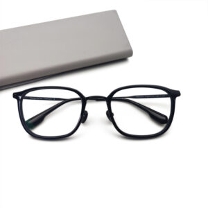 Gorgeous Design Titanium Built Eyeglass