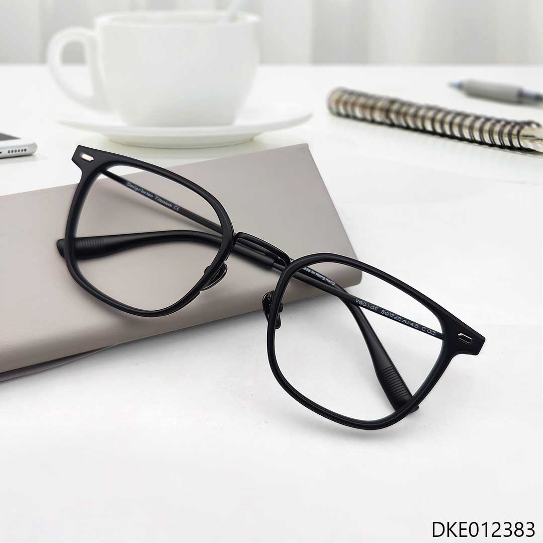 New Arrival Titanium Built Eyeglass
