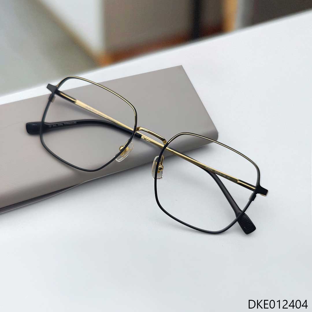 New Arrival Titanium Built Eyeglass